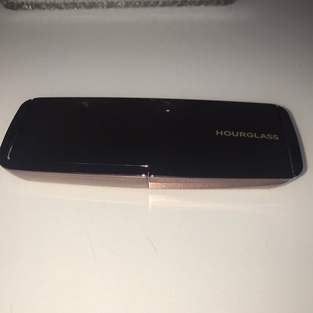 Hourglass ambient lighting palette